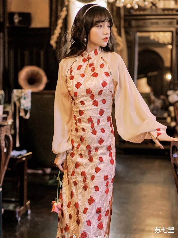 贾玲|贾玲也跟风《司藤》，200斤胖子穿旗袍，网友：就服这自信劲！