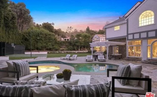 安东尼·戴维斯|3200万美元！浓眉贷款30年买房