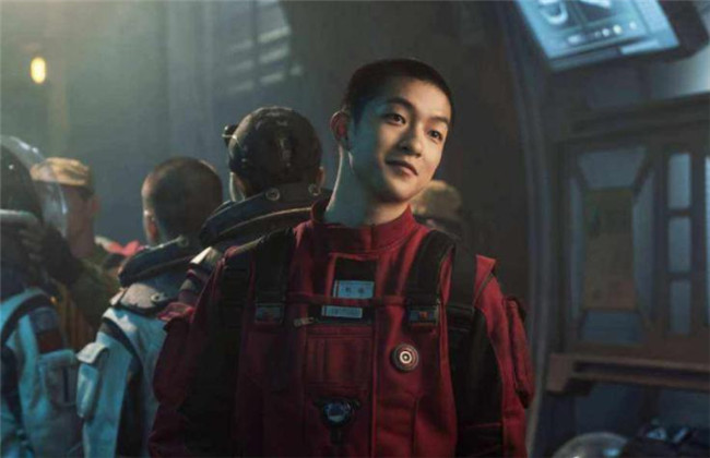 吴京|吴京亲手捧红的“白眼狼”，爆红后竟嘲讽吴京，网友：报应来了！