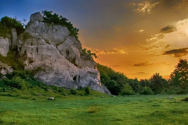 玄风八字运势|8月18日 七月十一,十二生肖运势与注意事项