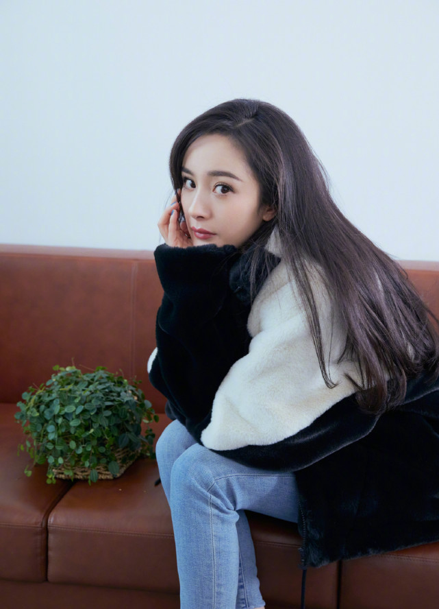 杨幂|?春晚最受期待艺人榜，王一博断层登顶，杨幂倒数也很正常