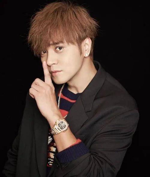 萧亚轩|小八卦：大S、张天爱、萧亚轩、三金、大嫂、张雨绮、金瀚、罗志祥、林允、女星