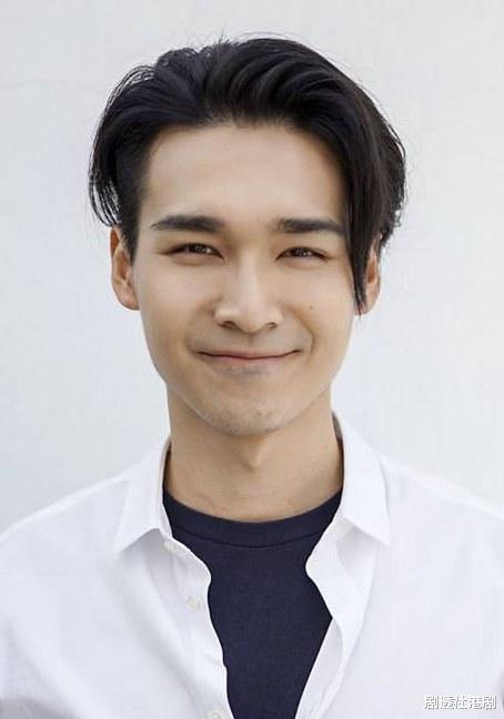 成毅|同名还撞样？落选港姐新造型似前TVB当家花旦钟嘉欣，尽显女人味