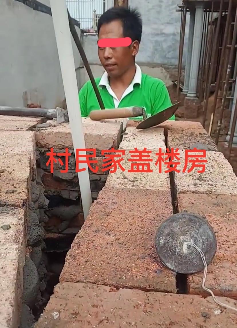 蔡宏志聊时尚|河南：村民盖楼留门被邻居阻挠，因为“门口互咬”，看不懂