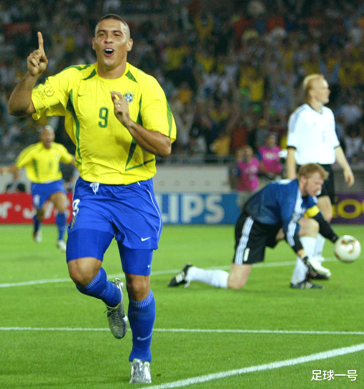 C罗|4500万！36岁C罗再创新纪录，成历史第一人，令尤文成为最大赢家