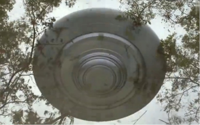  外星文明还是秘密飞行器？韩国出现超音速UFO，3个变6个瞬间消失