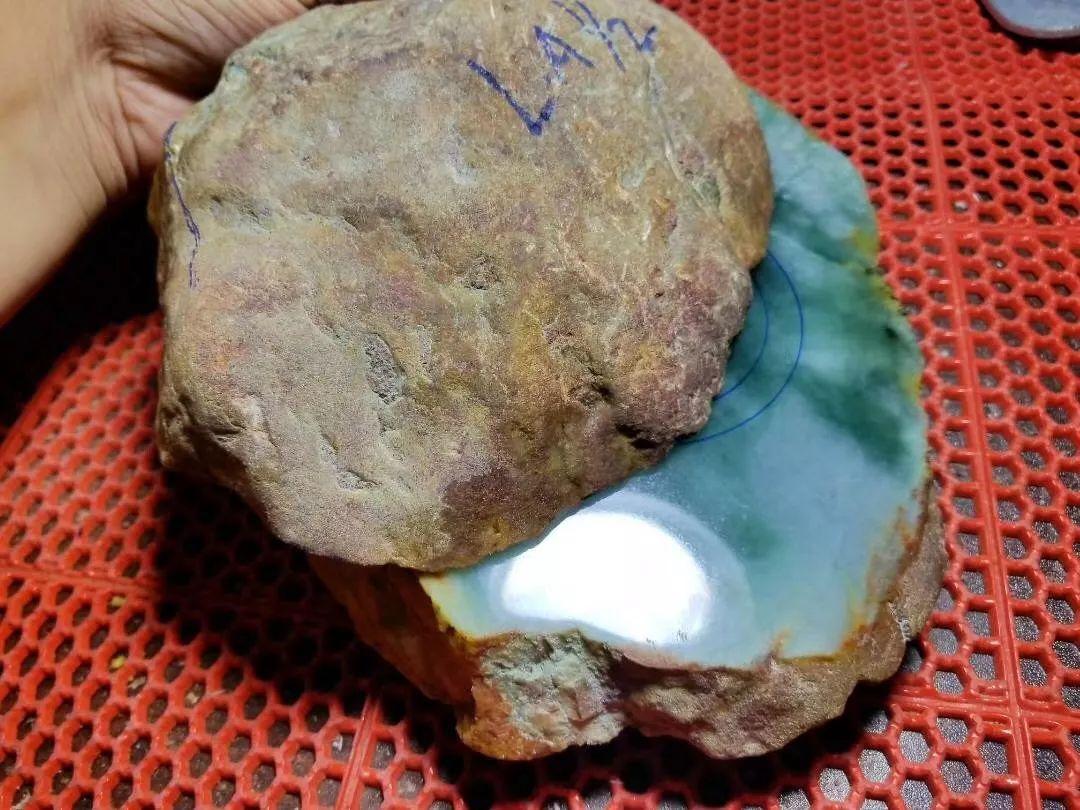 翡翠|翡翠原石的场口对于玩家来说,真的很重要吗?