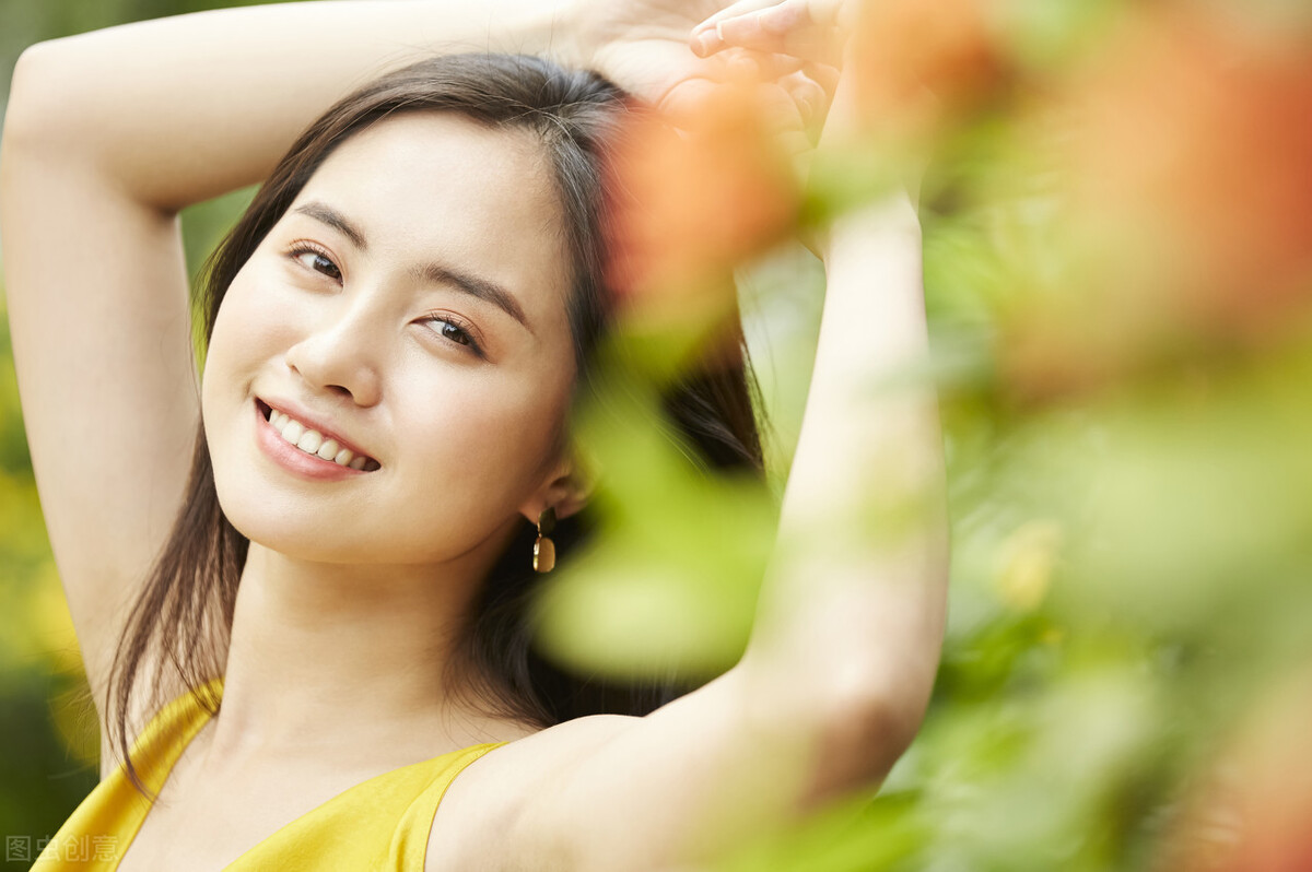 情感故事糖糖 结婚不到1个月，妻子卷钱跑了，15年后才发现她结过婚