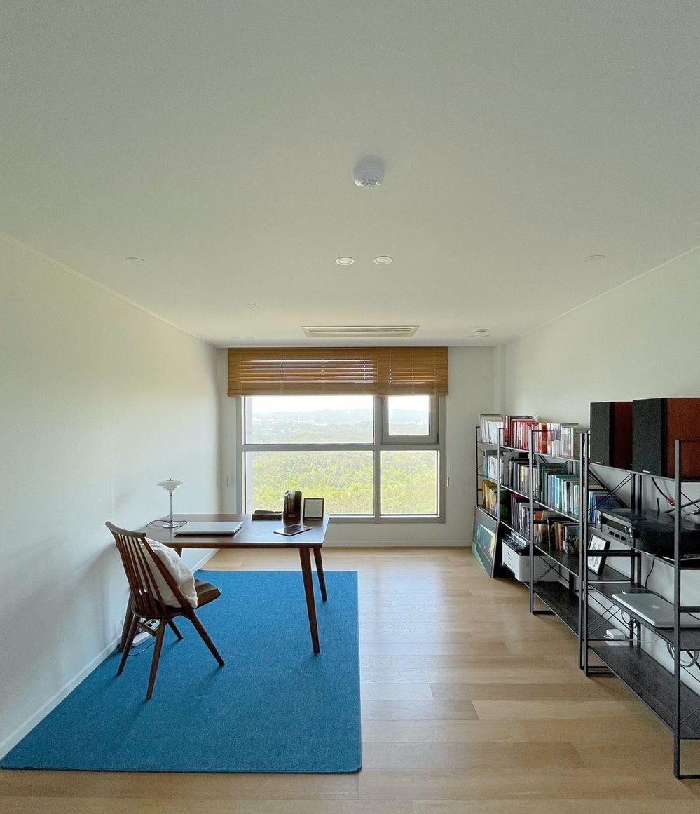 |拒绝一切花里胡哨的设计，韩国这套150㎡房，没几件家具却简约耐看