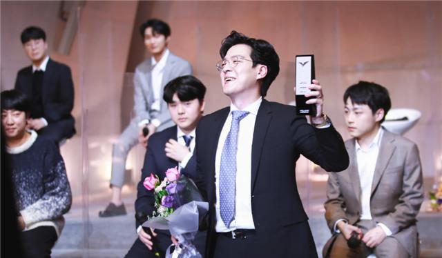 zoom|LCK观众不屑帅哥选手：压根没zoom那味，他才是真正的“少爷脸”