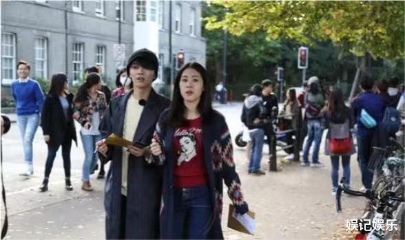 华晨宇|张碧晨否认插足后首晒自拍，疑跟华晨宇戴情侣戒指，表白手势超甜