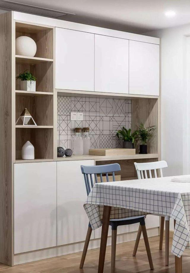 花3万请木工打全屋柜子，验收发现好多柜子中间空着，木工：顺手