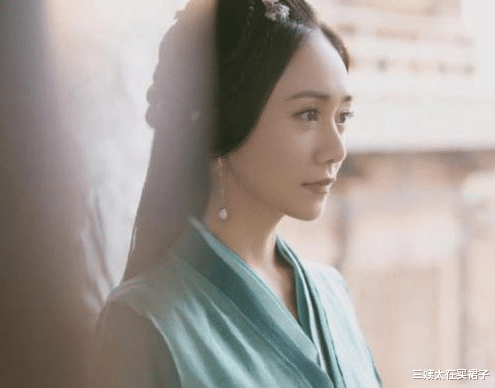 三姨太在买裙子|想要成功的女人，都需要从王儇身上，学习这4个特质