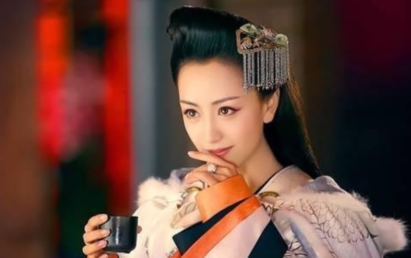 杨蓉|演好一个“佟妃”就够狠了，她却演活6个角色，各个“绝代佳人”