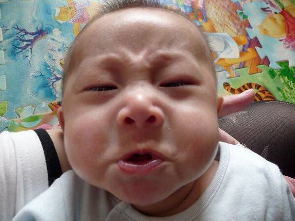 京妈说|3个月宝宝的喂养:猛涨期、厌奶期、攒肚子,可能轮番经历