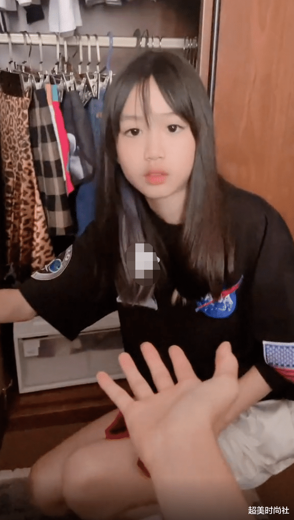 张艺兴|钟丽缇11岁小女儿颜值被赞，纤细长腿吸睛，眉眼与妈妈年轻时一样