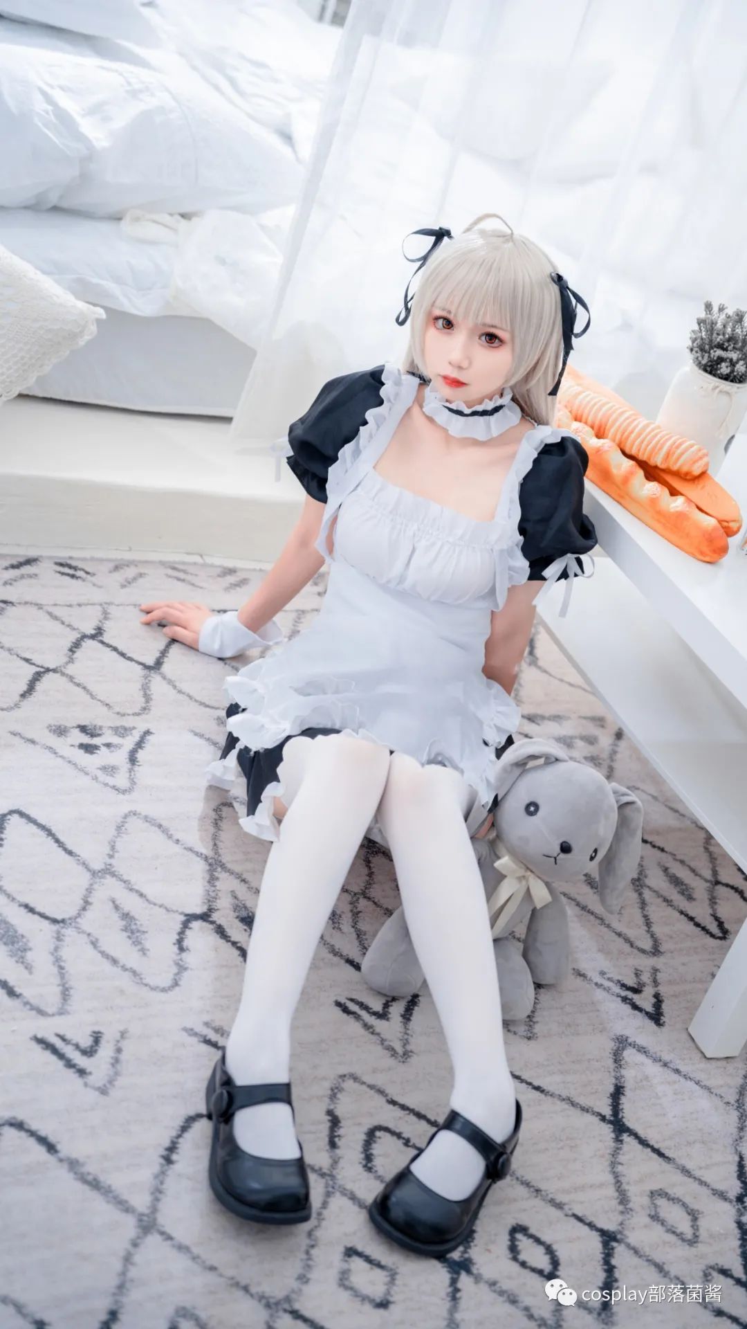 |cos：女仆穹妹cos正片@半度度度喵，哥哥，要来点吃的么
