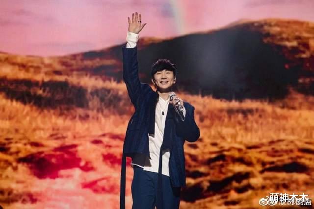 跨年|林俊杰懒理风波开心过圣诞节,女网友放话过完节就放年底大瓜