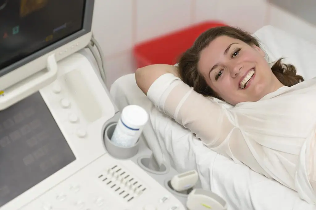 重庆北大阳光医院 月经迟迟不来，怀孕了？NO! 这些情况不是怀孕