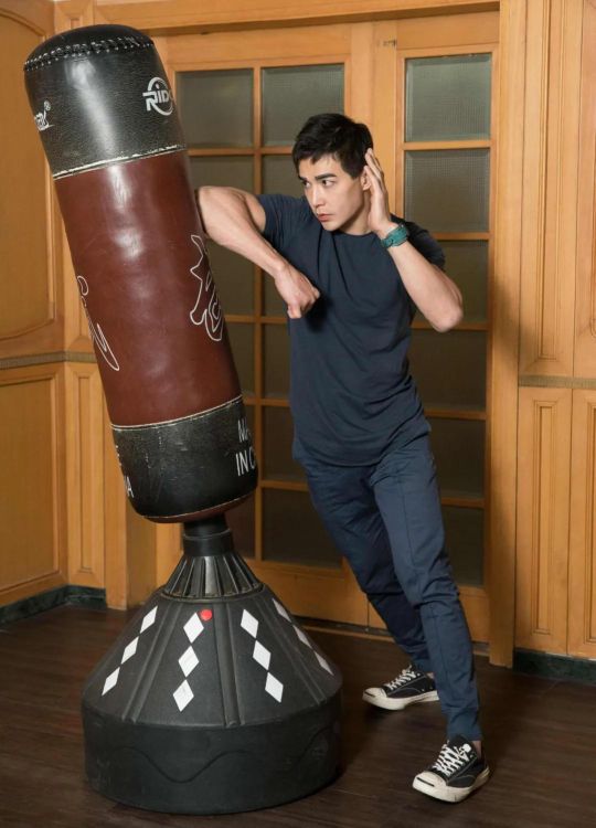 林路迪|34岁的他被称为“下一代李小龙”，这肌肉身材什么水平？