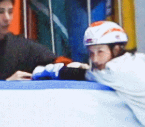 王安宇|甜炸了！剧组手牵手，他俩真没在一起？