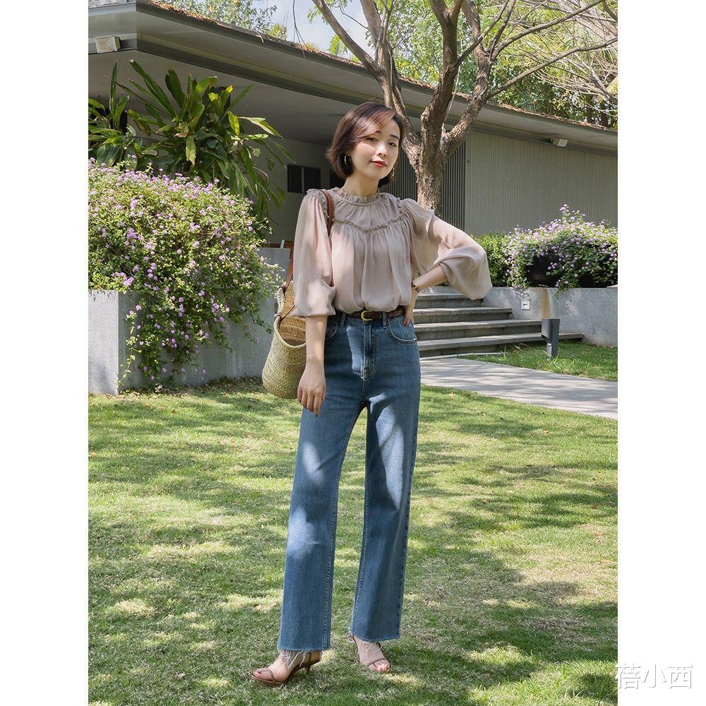 蓓小西 阔腿裤已经out了，今年流行“牛仔裤”，搭配针织衫、外套真洋气