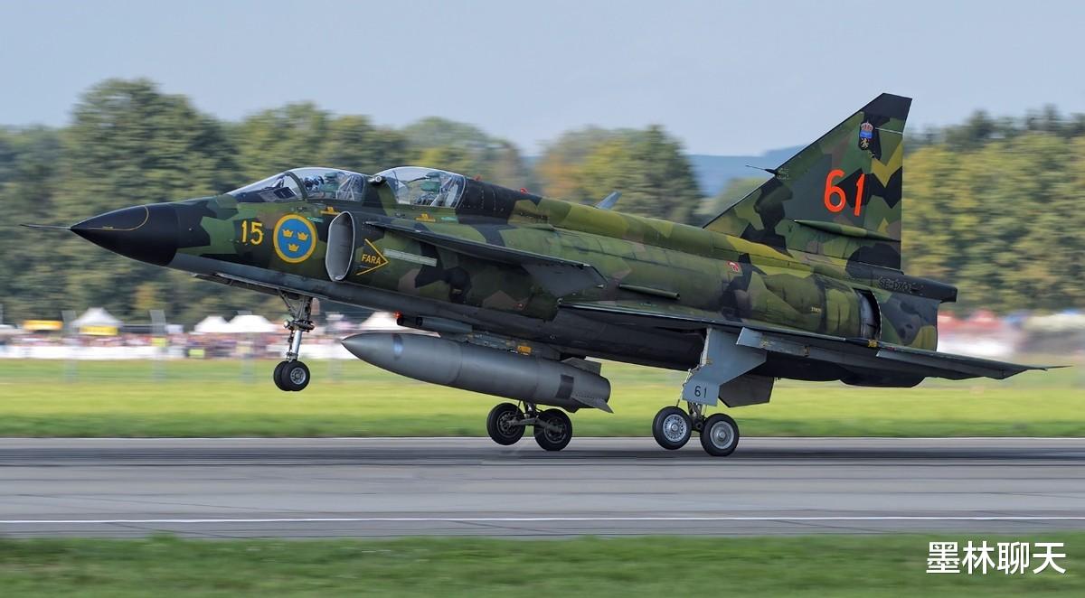 飞机|聊聊Saab37：剑走偏锋、性能管饱，瑞典的多功能战斗机