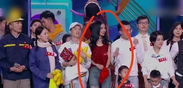 单依纯|伍珂玥曾跟天后莫文蔚同台，却被其忽视，同样经历的还有单依纯