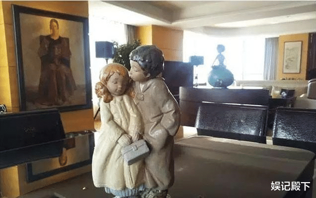 宋丹丹|宋丹丹豪宅曝光，内景装饰酷似皇帝寝宫，墙上人像画让人汗毛直竖