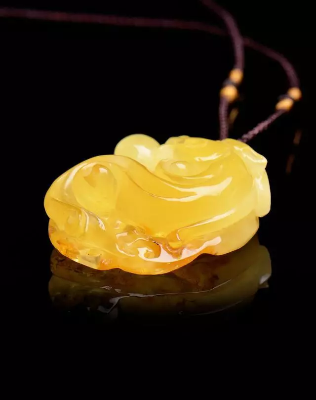 |不知道如何挑选蜜蜡？很简单，10个字帮你搞定！