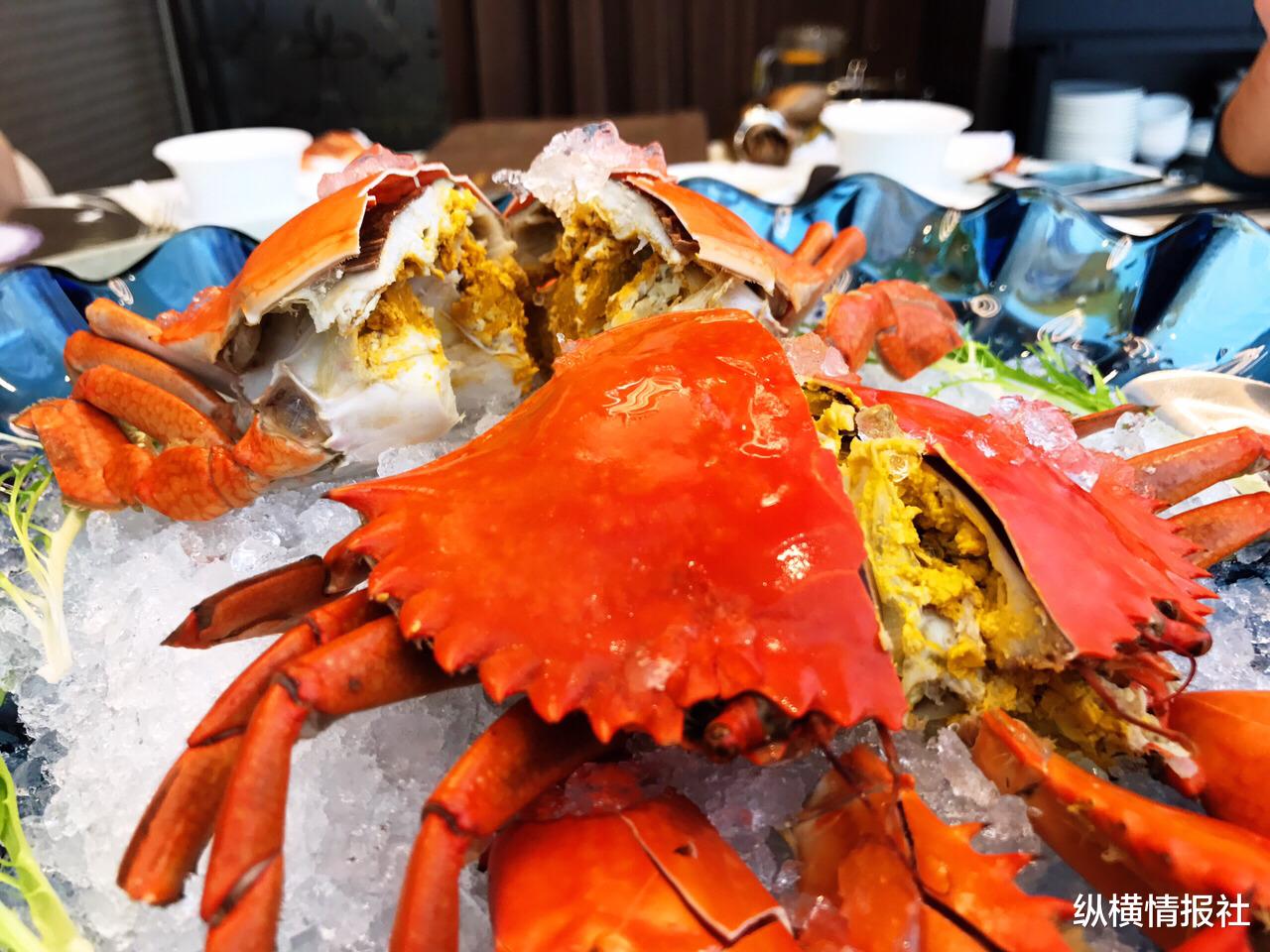 甘比|吃一道菜花10万,买包包花1亿,买冷饮还带保镖,亏110亿却无大碍