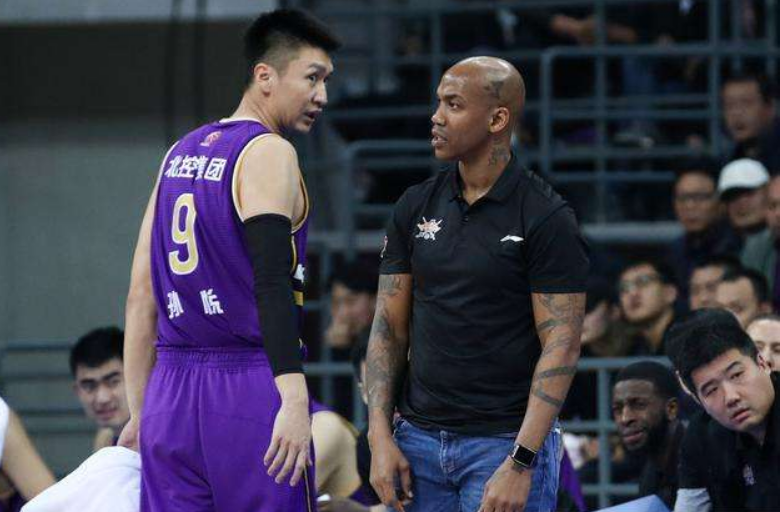 斯蒂芬·馬布里|CBA北控出局，馬布里遭下課危機，場均2分國手球員，或成新主帥