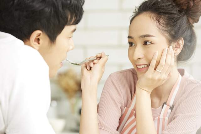 萍心超级梦想 男人都喜欢撒娇漂亮的女人吗