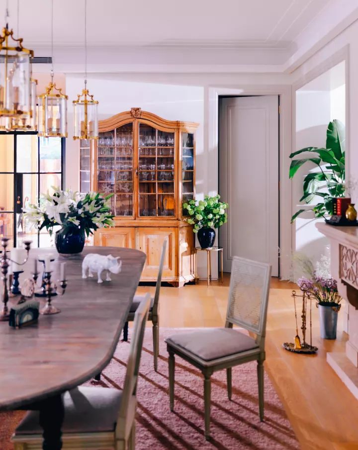 关晓彤|41岁张静初，花5年时间打造单身别墅：家里堆满旧物，却美得不像话！