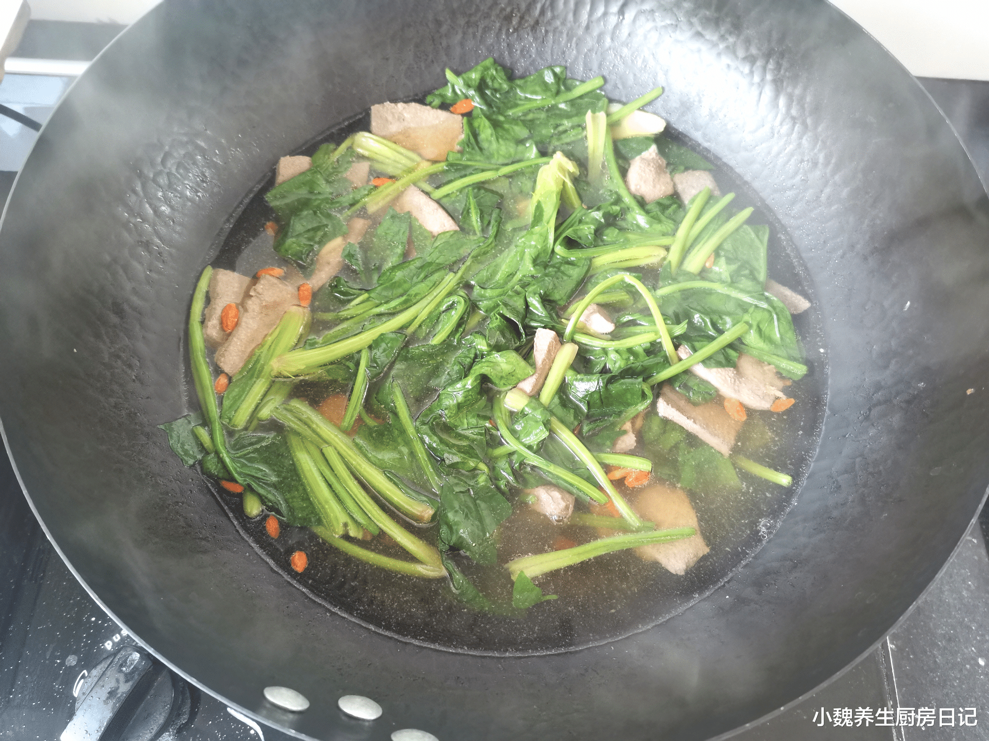 猪肝|它是天然“护肝汤”,简单煮一煮,清肝明目,对肝脏有健康