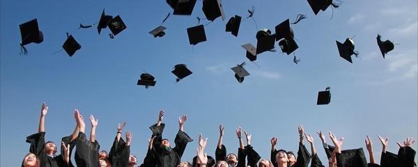 奶豆说育儿|4所“很冷清”的211大学，学生毕业后包分配工作，却无人问津