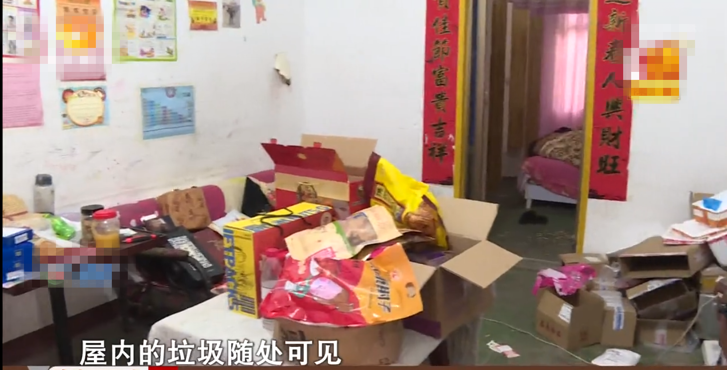 女主播 38岁痴情巨婴贷款打赏女主播花费23万，父亲靠捡垃圾月入2100元