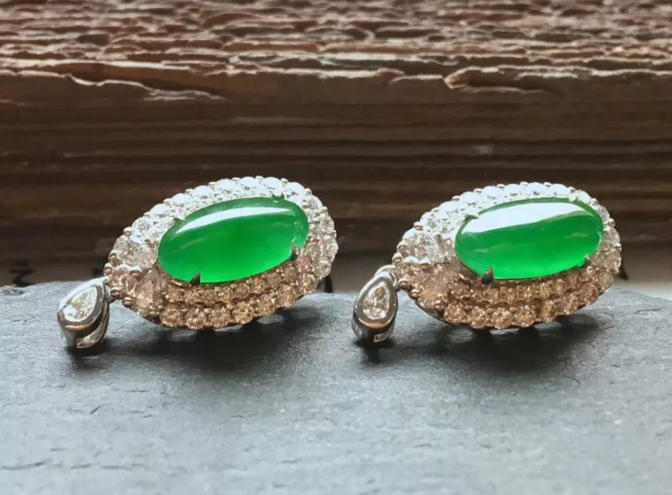 |起胶、起刚、起莹的翡翠价值都不低。