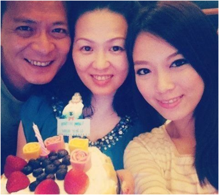 王力宏|相恋40年妻子患癌去世，黄日华宣布终身不娶，他做到了吗？