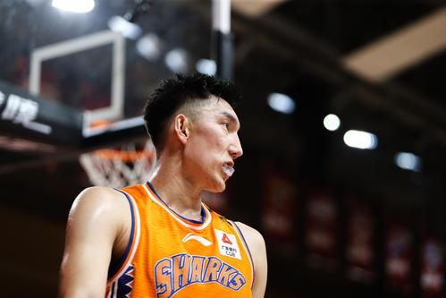 上海男篮|CBA迎来大结局?上海新疆达成交易,周琦加盟,李春酝酿“大招”