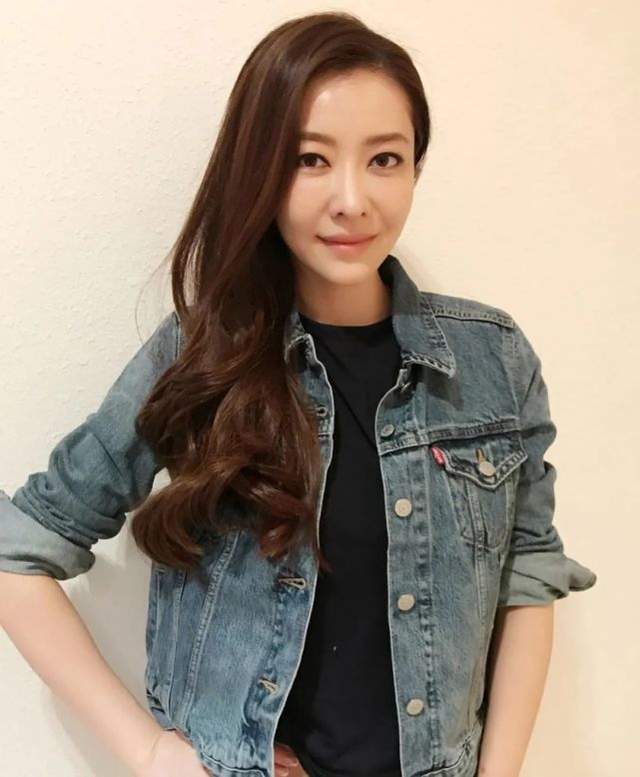 刘诗诗|19岁出道，与男友相恋7年却被抛弃，今成百亿阔太，一家四口幸福