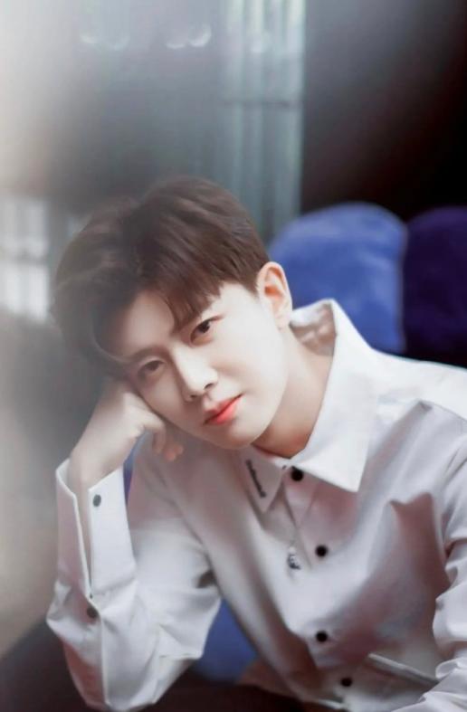 央视|网上对于嘉伦敌意那么大？最近居然被央视点名？到底发生了什么？