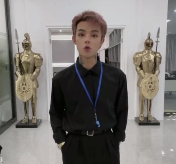 殷世航|路璐含泪答应订婚，晒父母聊天记录要520万，殷世航找郑建鹏帮忙