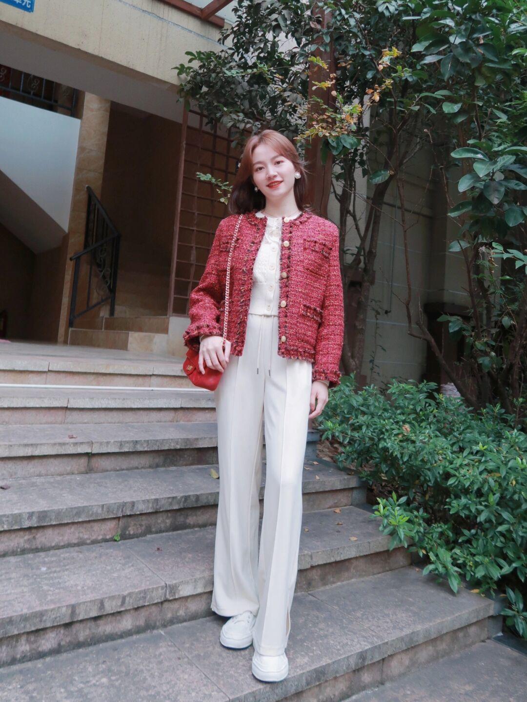 何有强 这才是适合普通人的小香风外套，搭配阔腿裤，既有温度又高级洋气