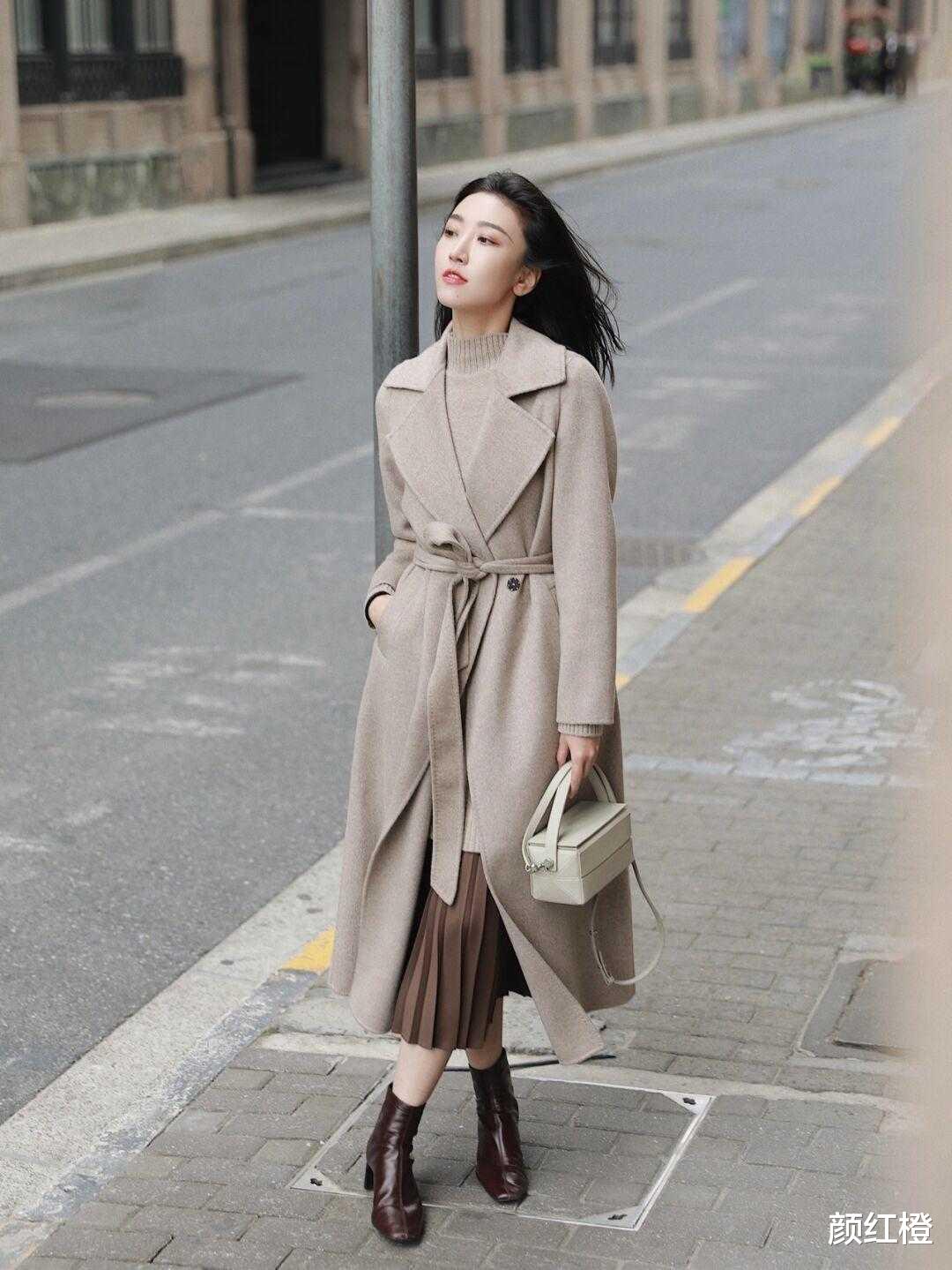 颜红橙 奔四的女性穿衣选色一定要谨慎，码住这五种颜色，减龄又显气色