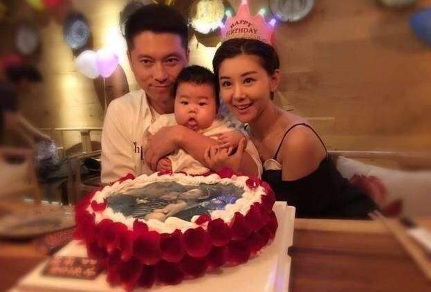 李小萌|从学校走到婚姻，二人恩爱15年，今女方腰身明显被疑怀二胎
