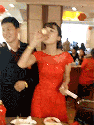 鑫宝聊育儿|“妹子要保护好自己隐私啊,尤其是穿着裙子,大意了啊!”哈哈哈