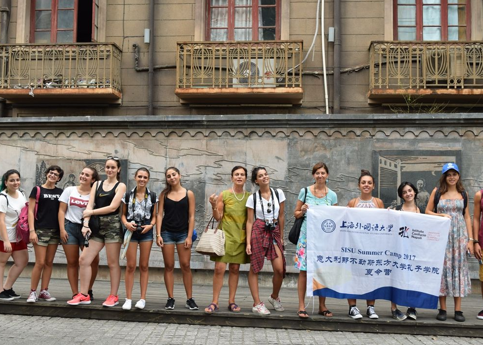 女孩|除中国外，全球还有2个国家说中文，即使没学过外语也能正常沟通