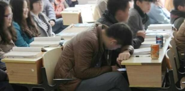 家有二宝育儿|老师越来越不被尊重，顶撞老师、扰乱课堂纪律的，为什么越来越多