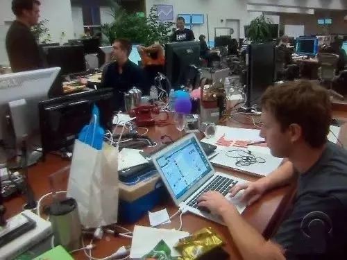 OK妈谈育儿|娃把房间弄得乱糟糟，每天都想骂他，但专家却说……